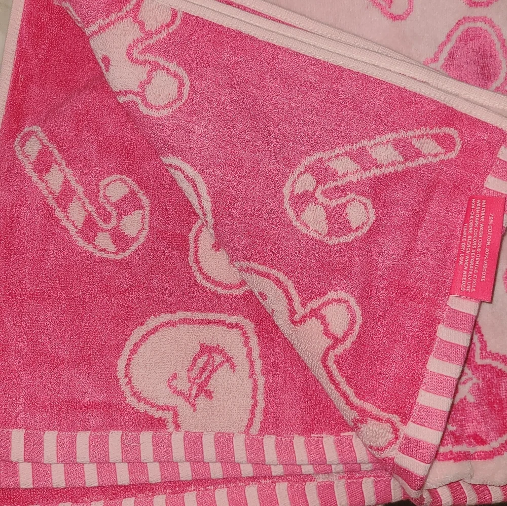 Juicy Couture Bath Towel Set 🎀